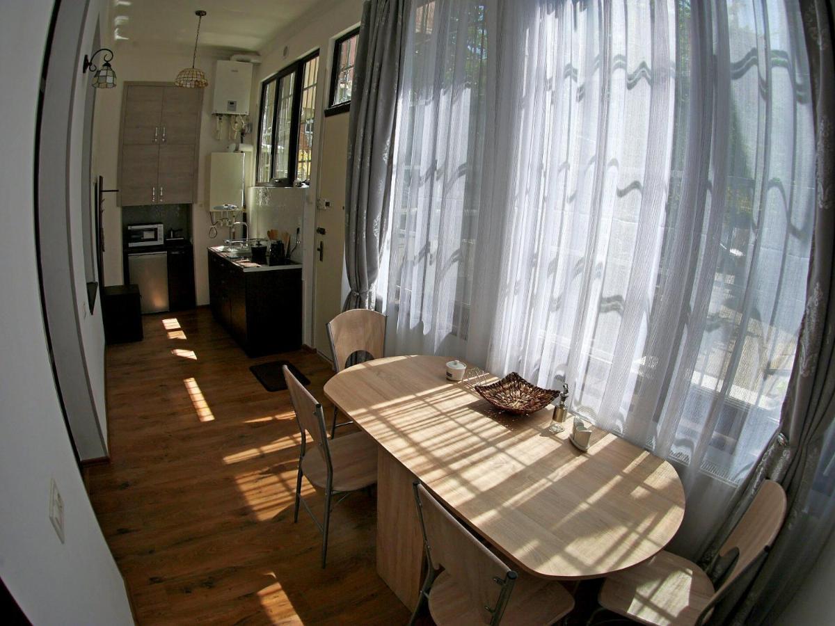 Old - Gold Gala Apartment Tbilisi Bagian luar foto