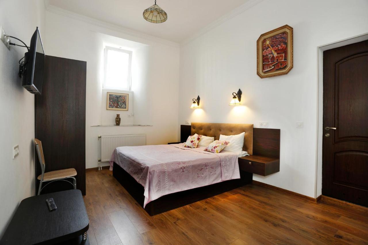 Old - Gold Gala Apartment Tbilisi Bagian luar foto
