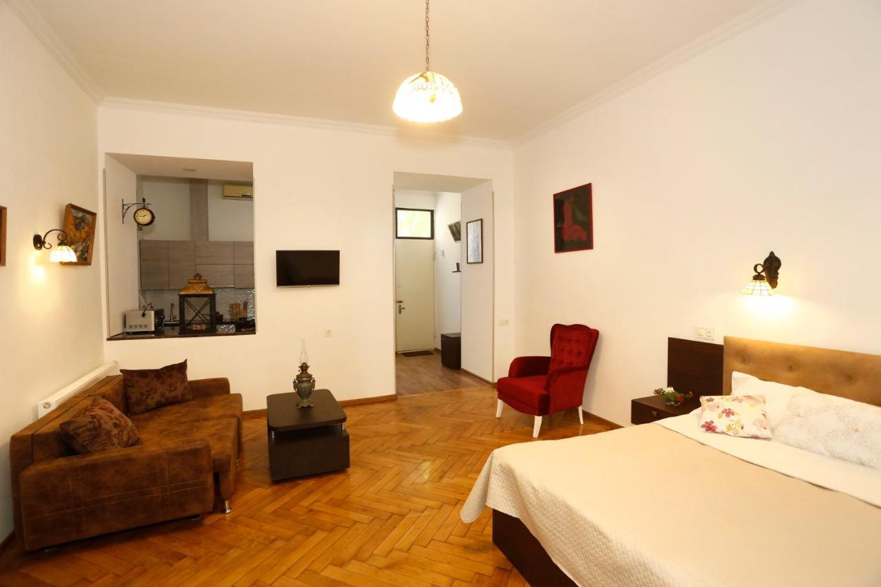 Old - Gold Gala Apartment Tbilisi Bagian luar foto