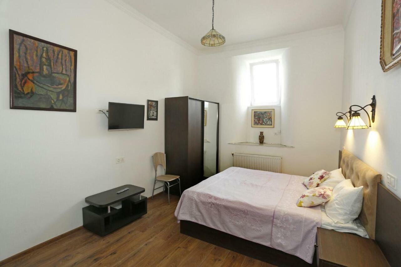 Old - Gold Gala Apartment Tbilisi Bagian luar foto