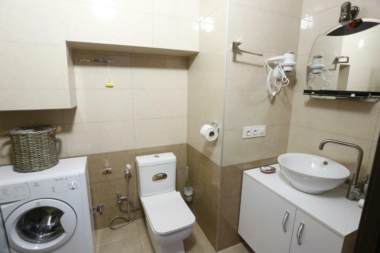 Old - Gold Gala Apartment Tbilisi Bagian luar foto