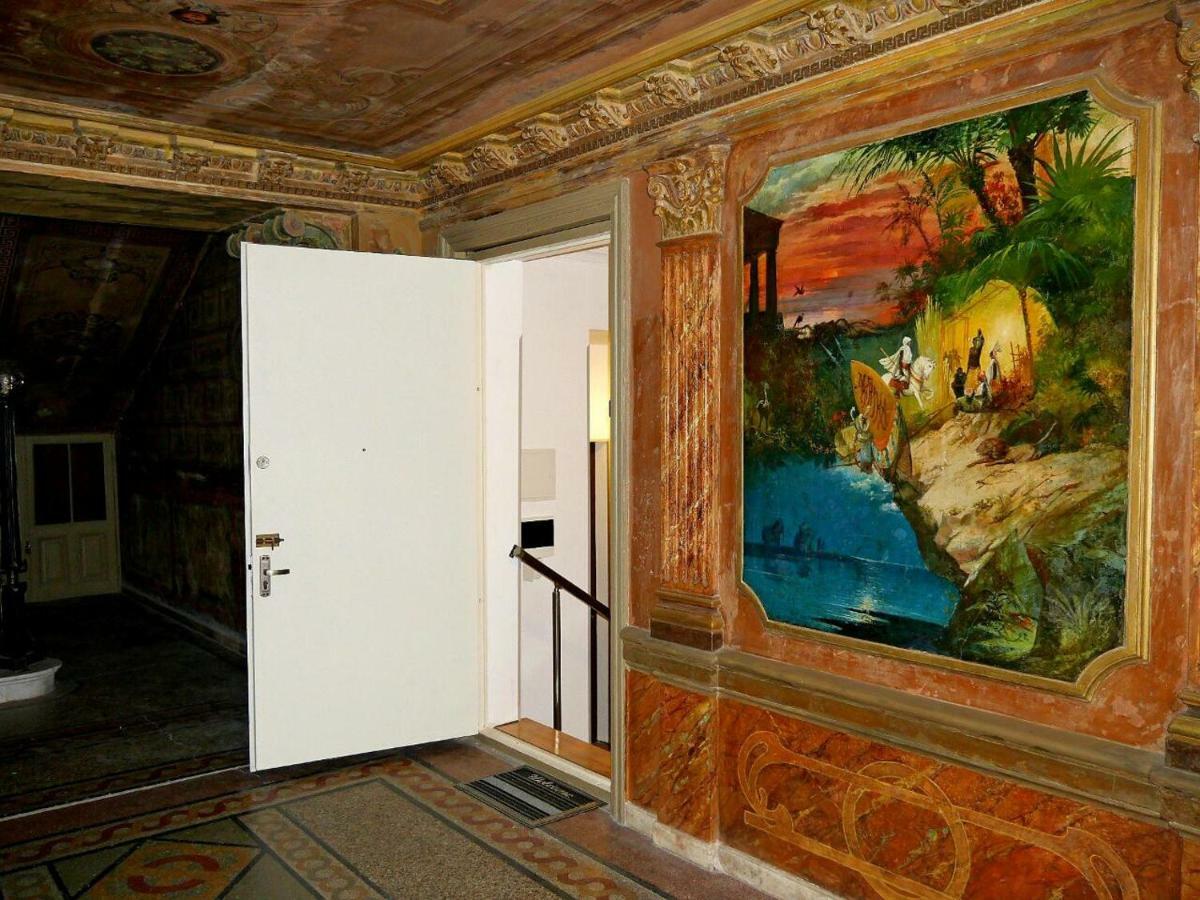Old - Gold Gala Apartment Tbilisi Bagian luar foto